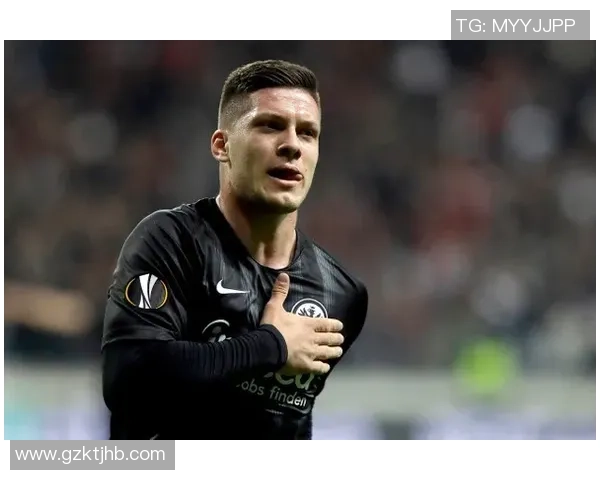 意大利足球传奇人物回顾：从贝尔戈米到因扎吉的辉煌历程